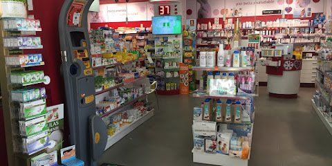 Farmacia FARMACIA OPTICA NUESTRA SENORA DEL AMPARO en Dos Hermanas