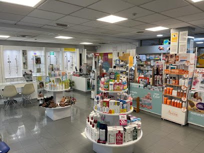Farmacia FARMACIA OPTICA OCETE en Granada