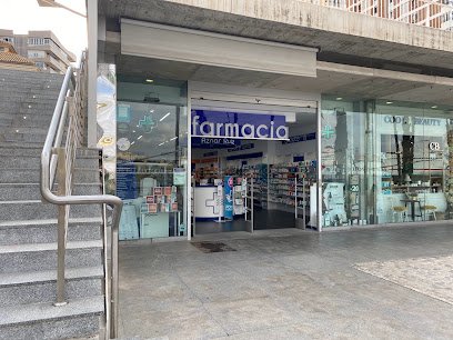 Farmacia Farmacia Aznar Ruiz ( en Muelle Uno ) en Malaga