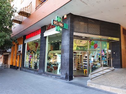 Farmacia Farmacia abierta 365 dias al ano "la estacion" Antonio M Valverde en Badajoz