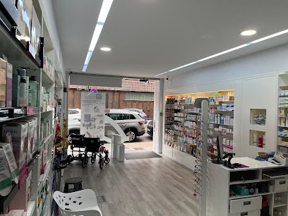 Farmacia Karel Perez Farmacia en Oviedo